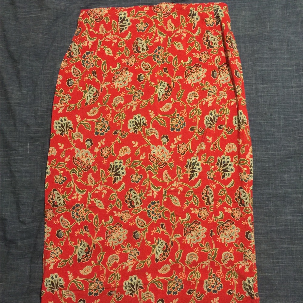 Vintage Talbots Red Floral Midi Skirt - Picture 2 of 8